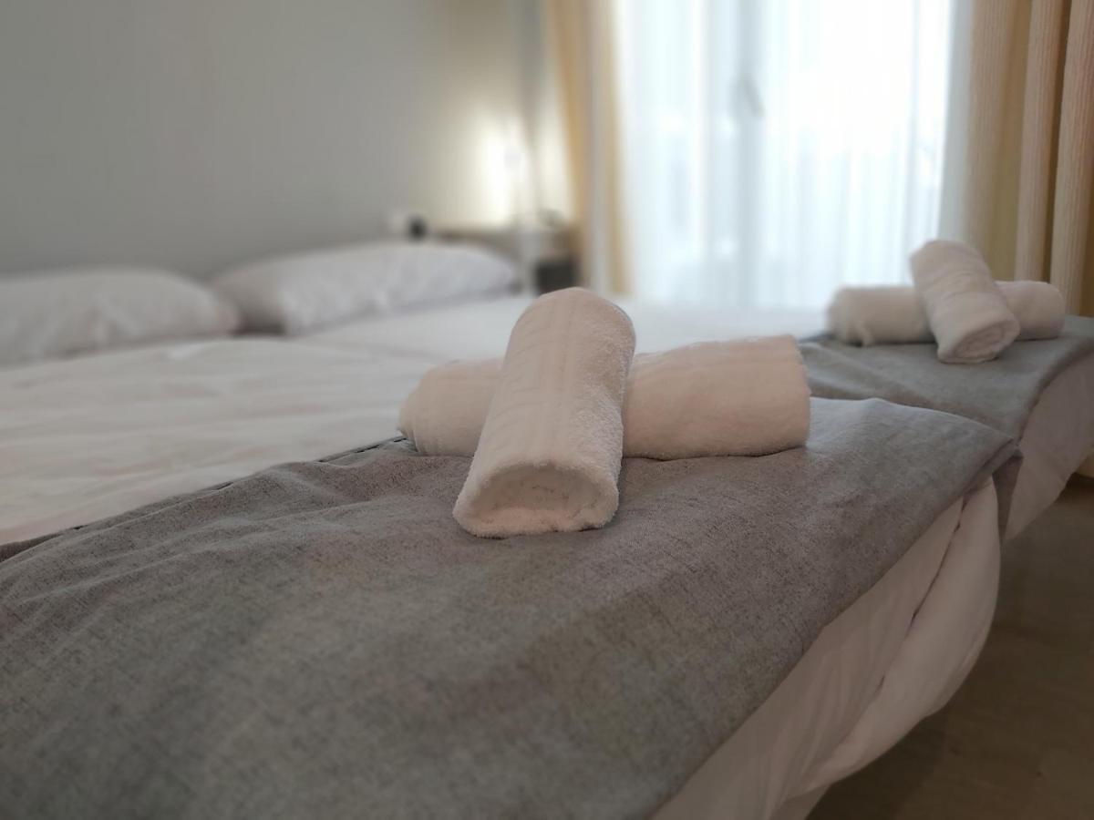 ベナルマデナDel Parque Flats - Puerto Marinaアパートメント エクステリア 写真